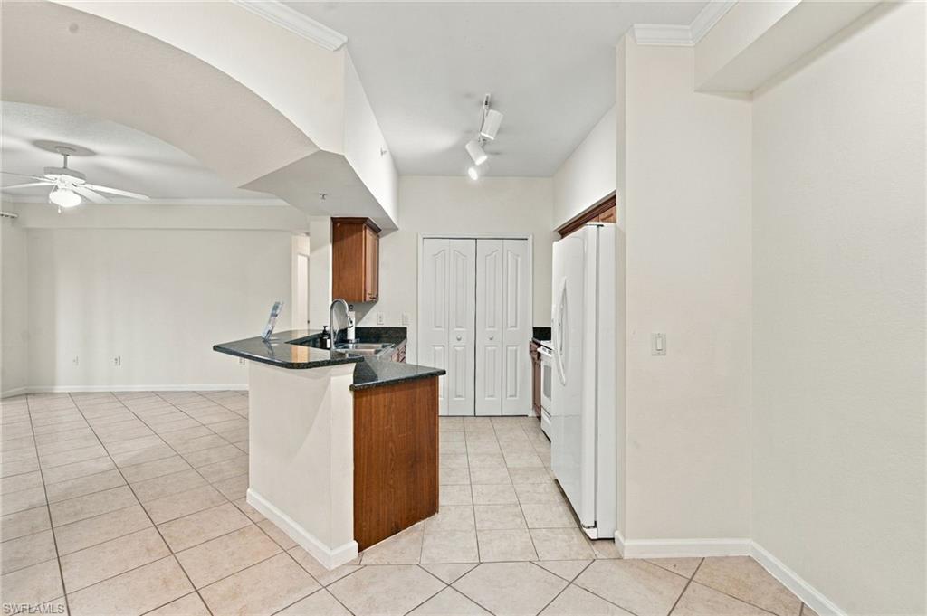 13010 Positano Cir 108 Property Photo 4