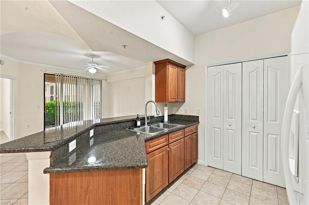 13010 Positano Cir 108 Property Photo 8