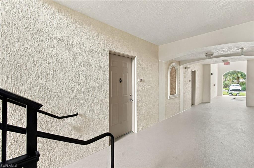 13010 Positano Cir 108 Property Photo 31