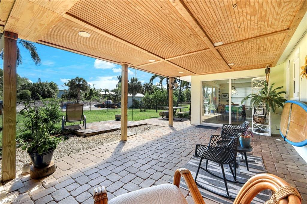 20621 Pine Tree Ln Property Photo 16