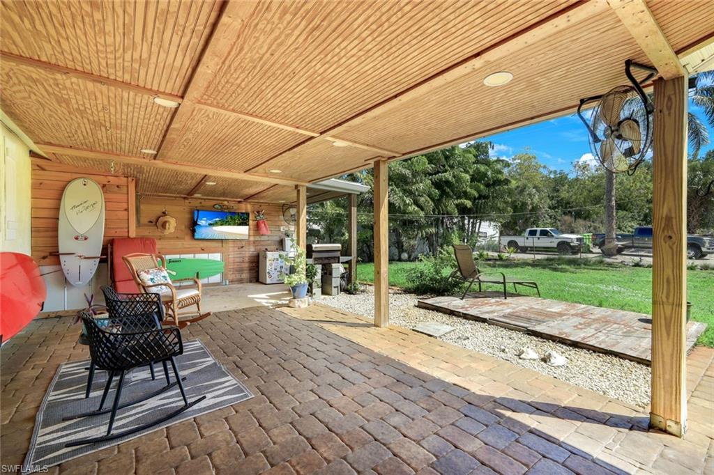 20621 Pine Tree Ln Property Photo 18