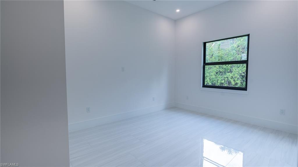 649 Golden Gate Blvd E Property Photo 26