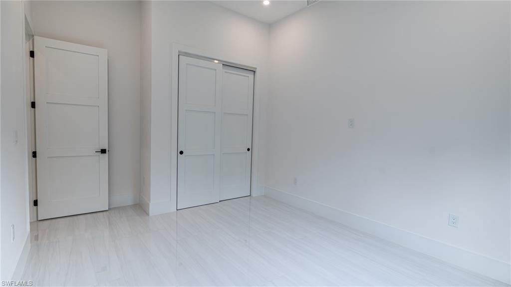 649 Golden Gate Blvd E Property Photo 27