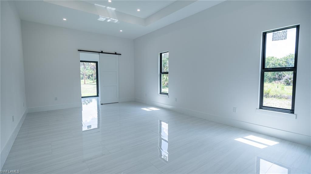 649 Golden Gate Blvd E Property Photo 31