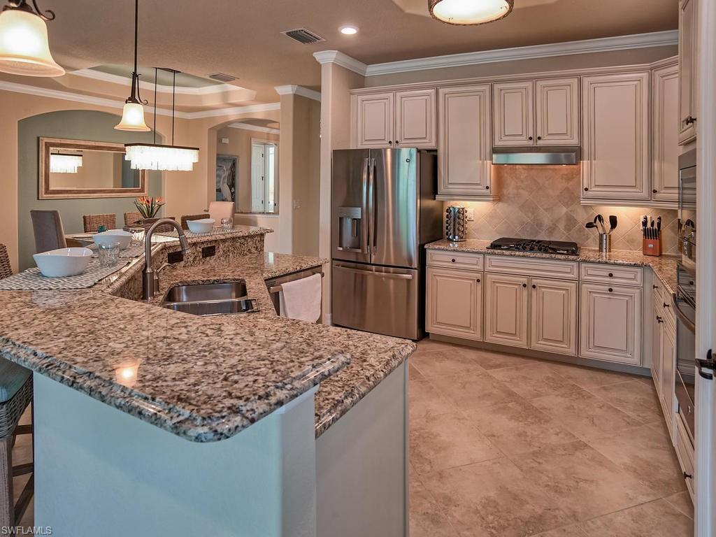 2850 Aviamar Cir Property Photo 8