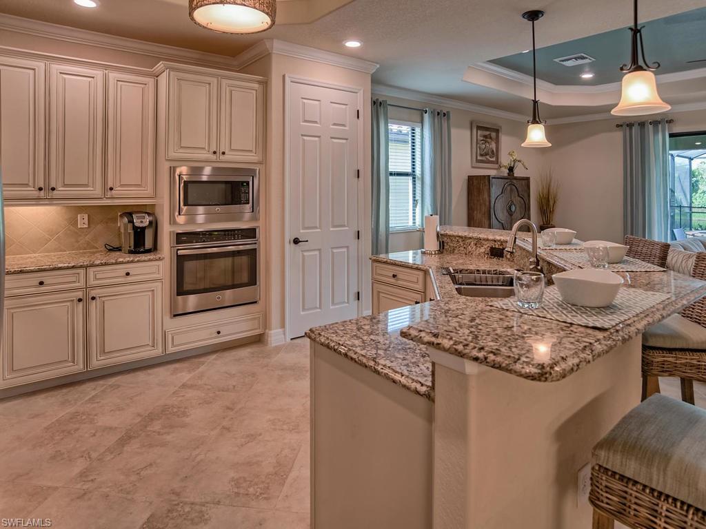 2850 Aviamar Cir Property Photo 9