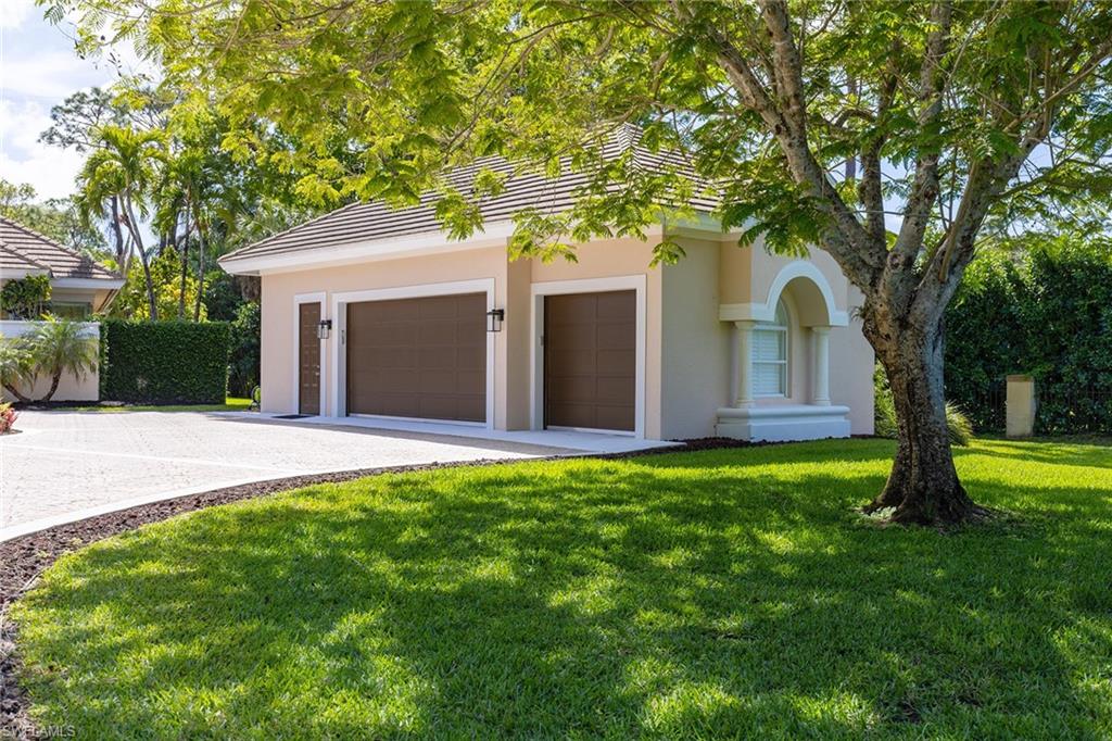 6656 Trail Blvd Property Photo 9