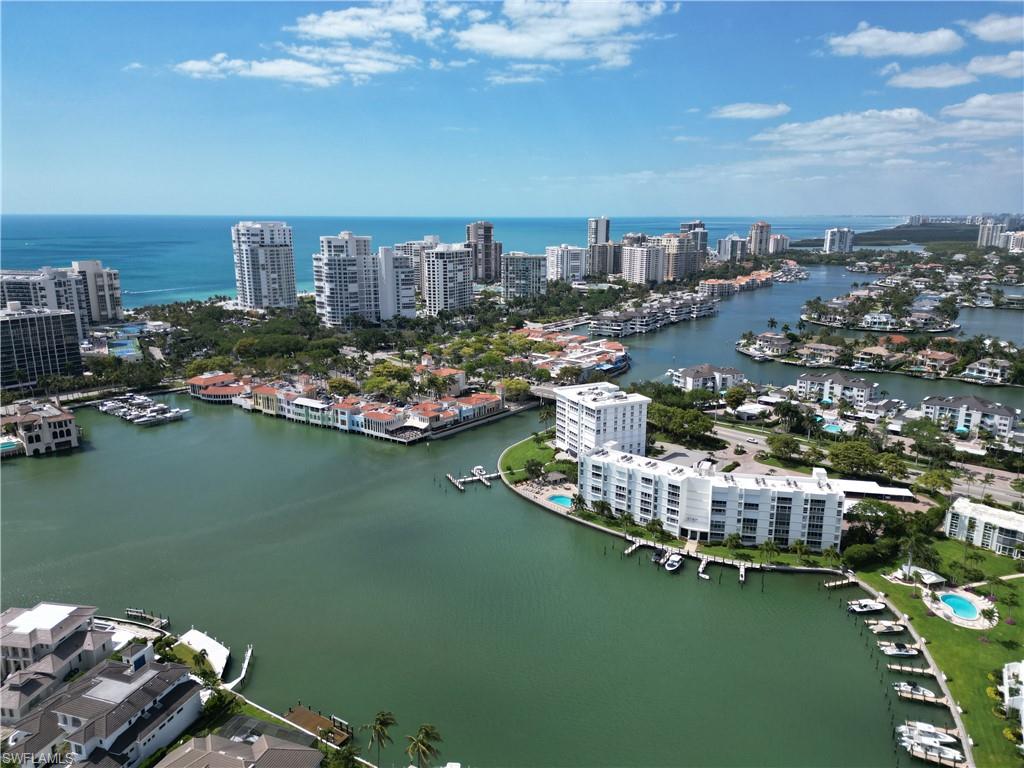 300 Park Shore Dr 1b Property Photo 1