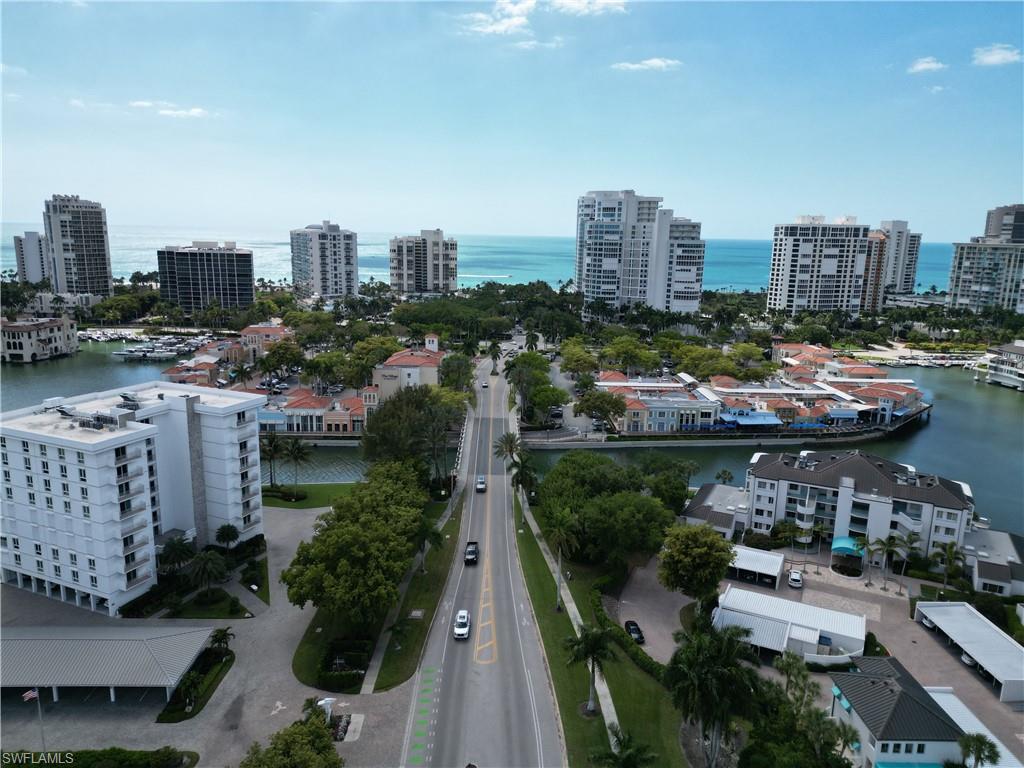 300 Park Shore Dr 1b Property Photo 3