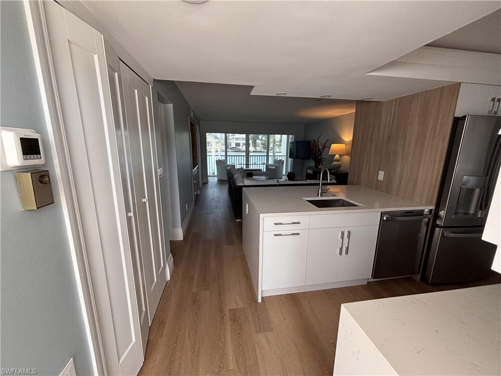 300 Park Shore Dr 1b Property Photo 13