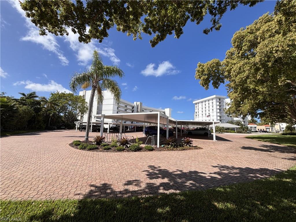 300 Park Shore Dr 1b Property Photo 20