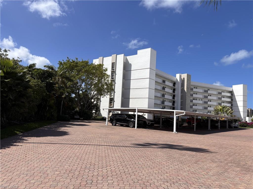 300 Park Shore Dr 1b Property Photo 21