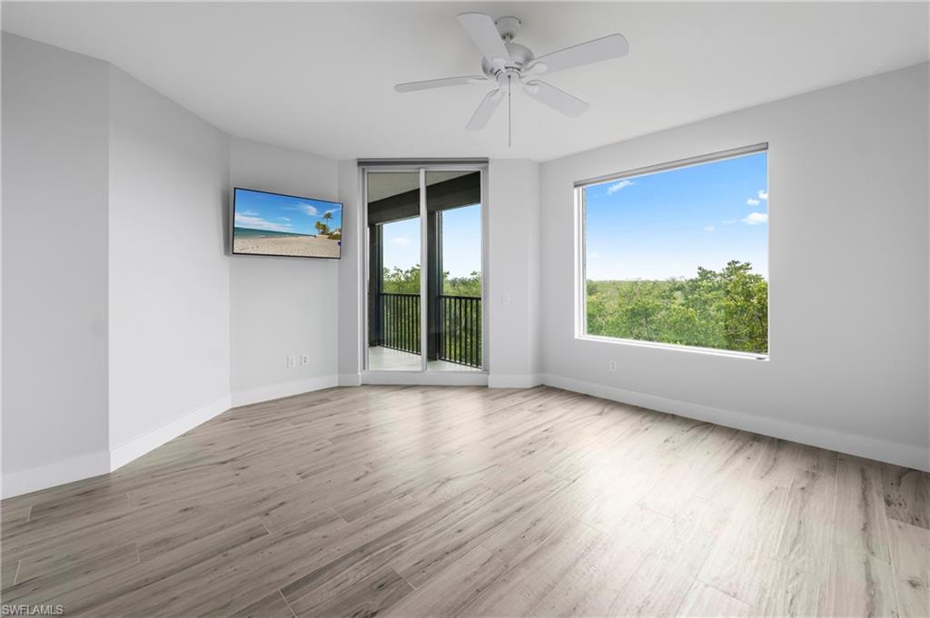 425 Cove Tower Dr 403 Property Photo 11