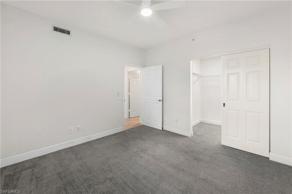425 Cove Tower Dr 403 Property Photo 20