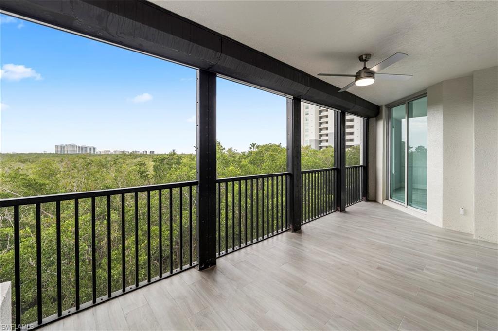 425 Cove Tower Dr 403 Property Photo 23