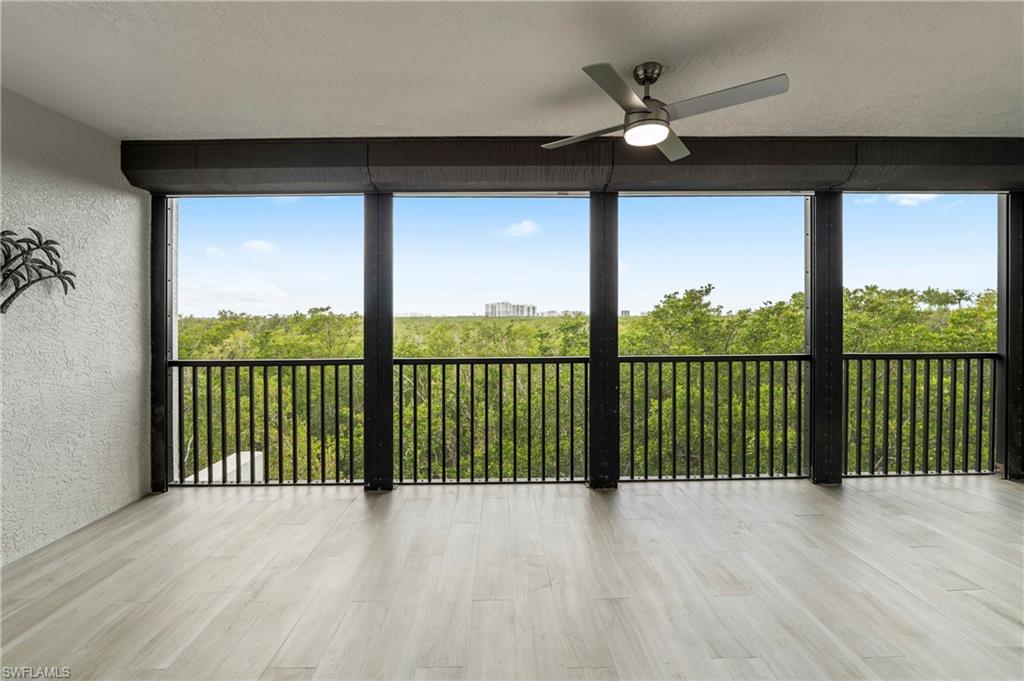 425 Cove Tower Dr 403 Property Photo 24