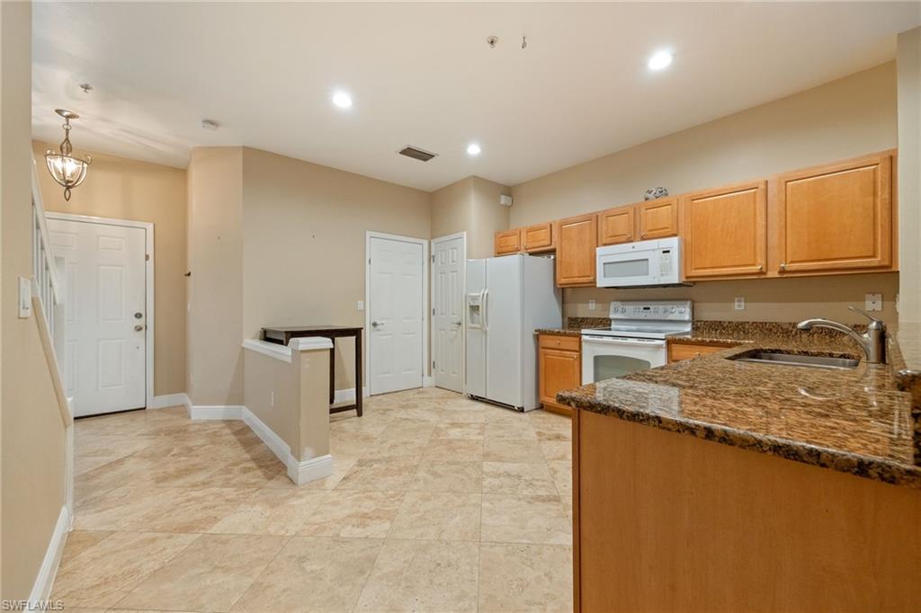 15715 Marcello Cir Property Photo 7