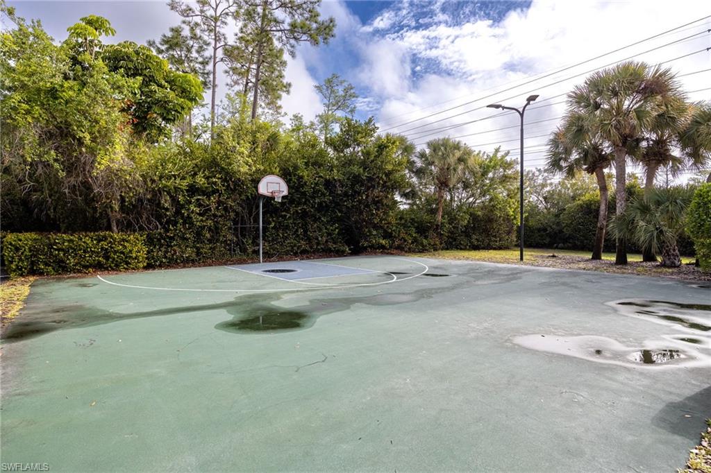 15715 Marcello Cir Property Photo 12