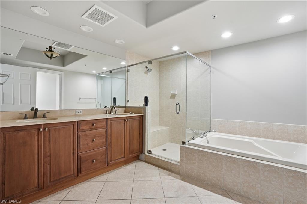 2738 Tiburon Blvd E B104 Property Photo 8