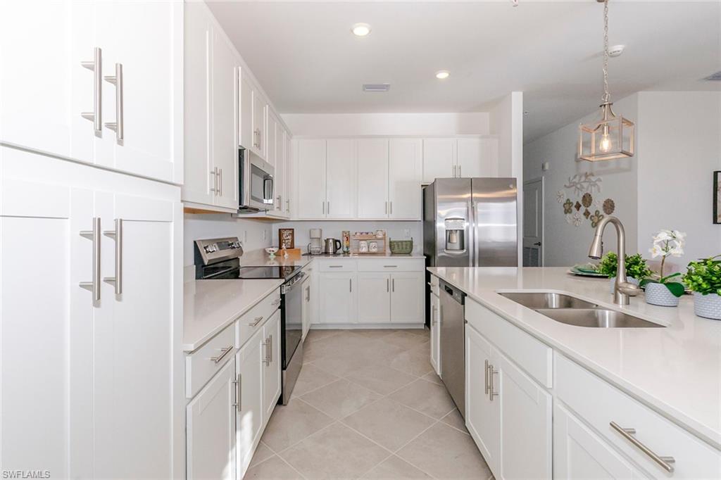 5527 Double Eagle Cir 3842 Property Photo 8
