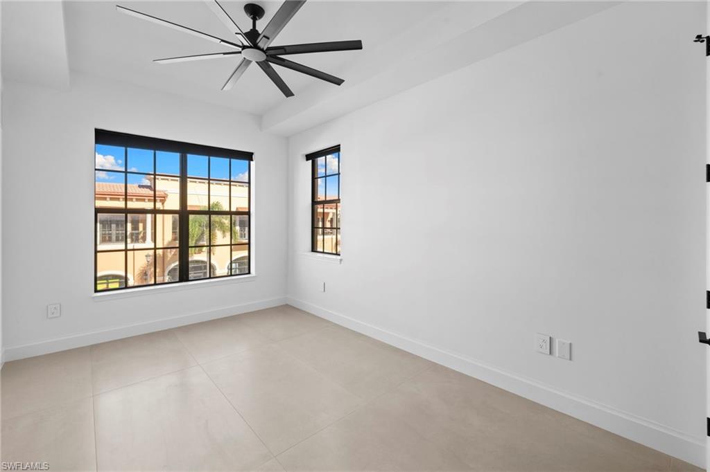 23191 Fashion Dr 8106 Property Photo 25