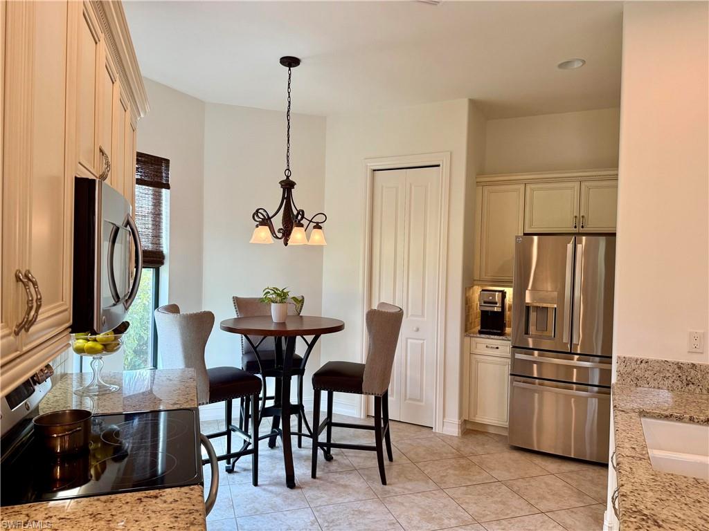 7476 Moorgate Point Way Property Photo 7