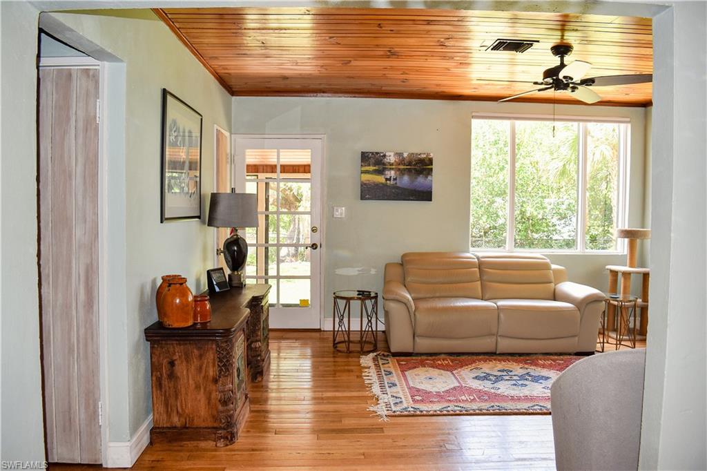 27213 Rio Vista Cir Property Photo 8