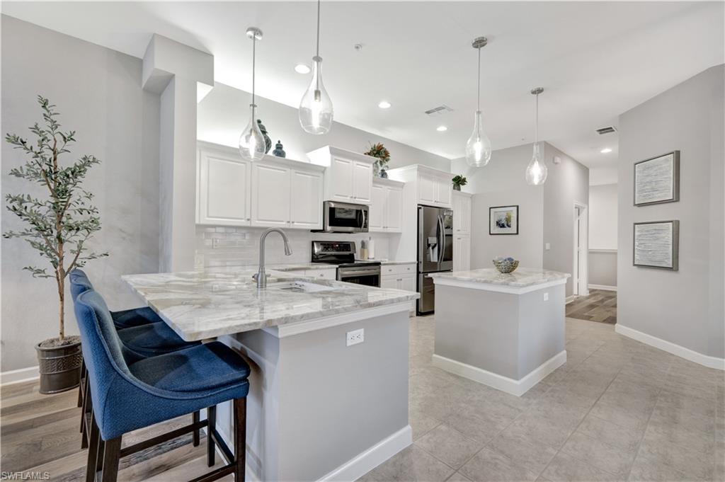 8661 Piazza Del Lago CIR 204 Property Photo 1