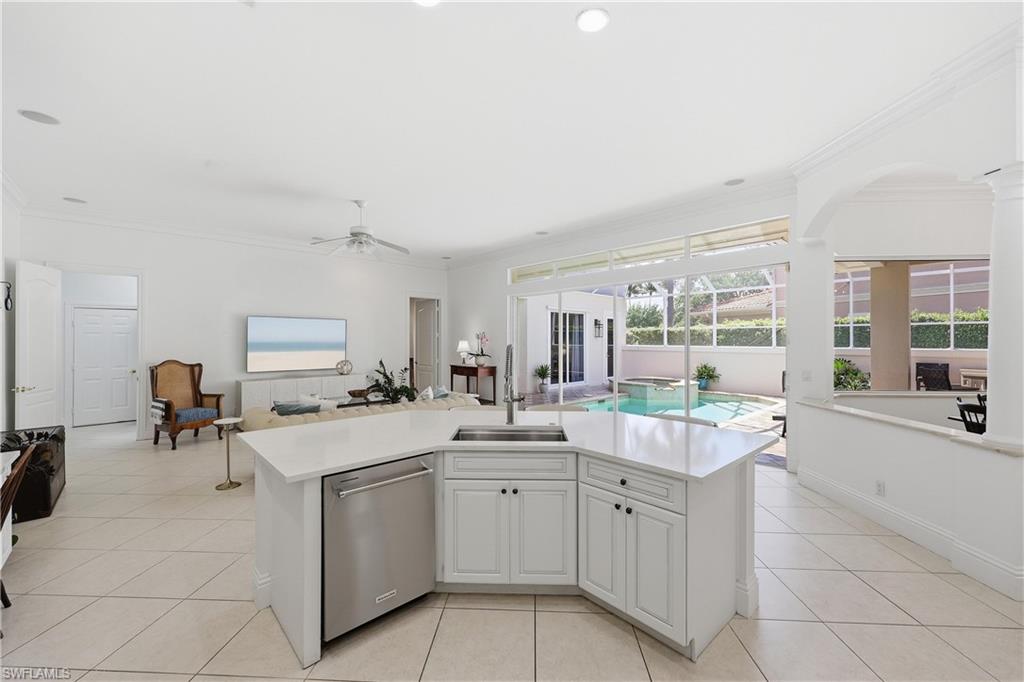 2844 Coco Lakes Dr Property Photo 6
