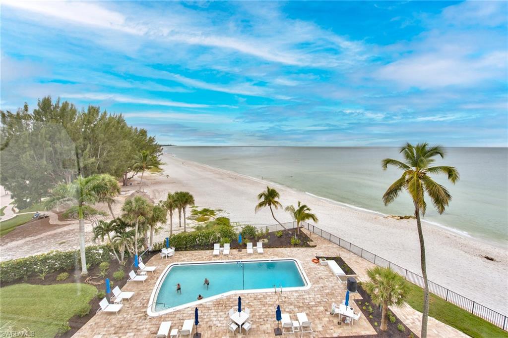 2121 Gulfshore Blvd N 503 Property Photo 2