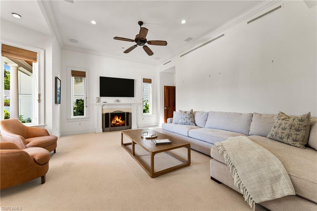 2325 Lantern Ln Property Photo 24