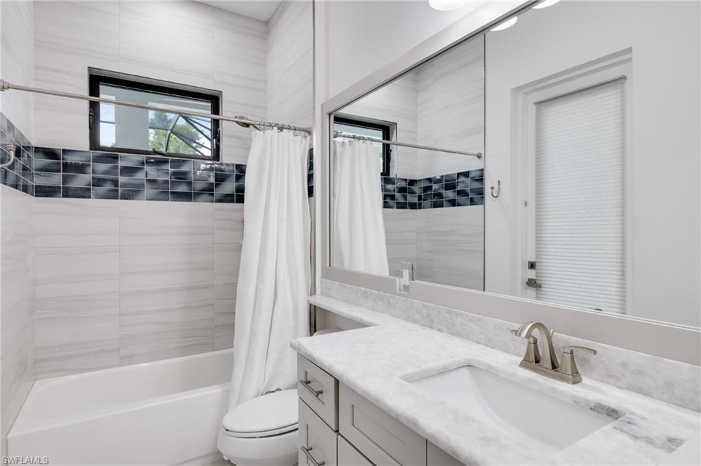 6423 Livingston Woods Ln Property Photo 10