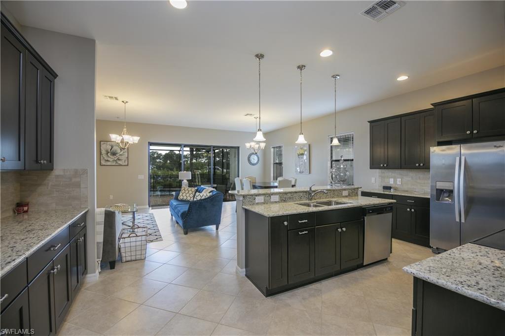 1466 Artesia Dr W Property Photo 3