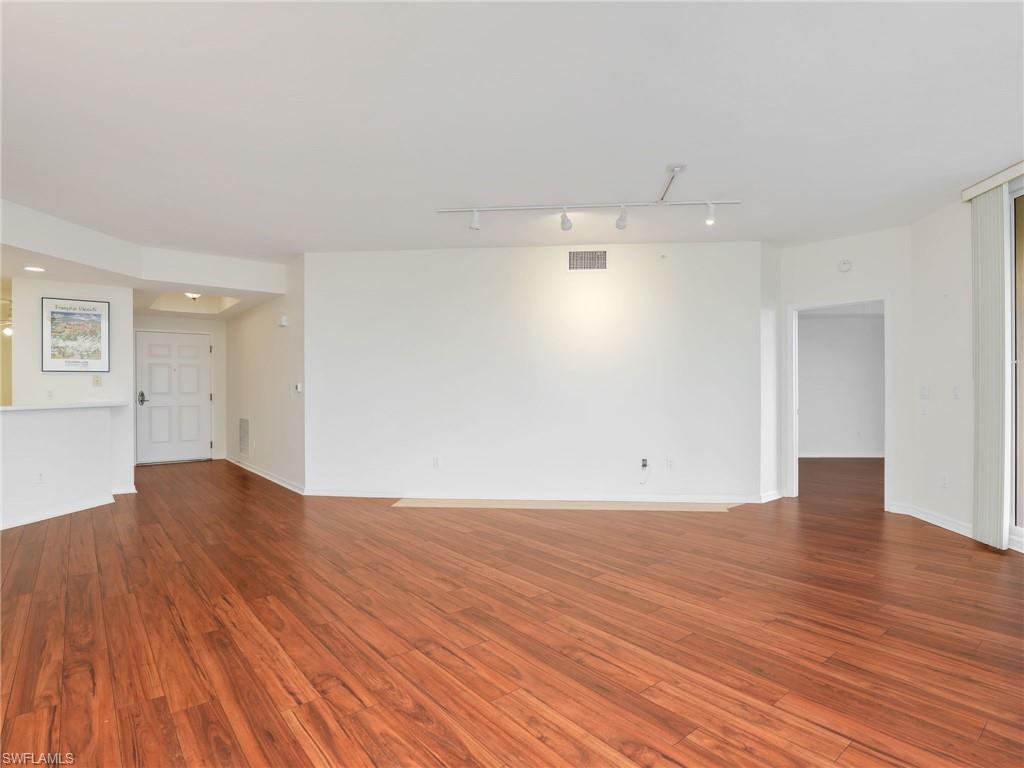 1001 Arbor Lake Dr 307 Property Photo 16