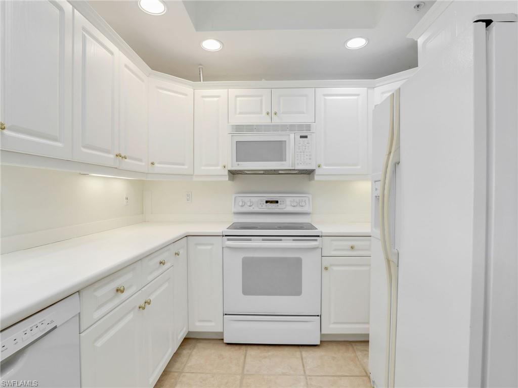 1001 Arbor Lake Dr 307 Property Photo 22