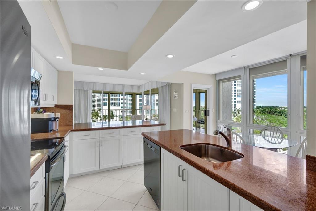 4051 Gulf Shore Blvd N 700 Property Photo 16