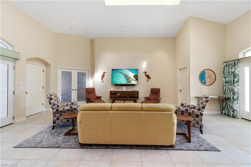 27130 Flamingo Dr Property Photo 2