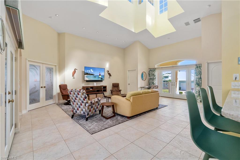 27130 Flamingo Dr Property Photo 3