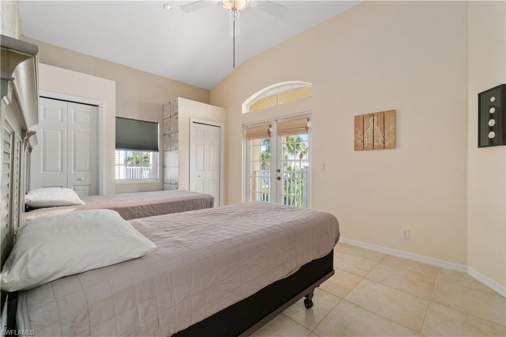 27130 Flamingo Dr Property Photo 9