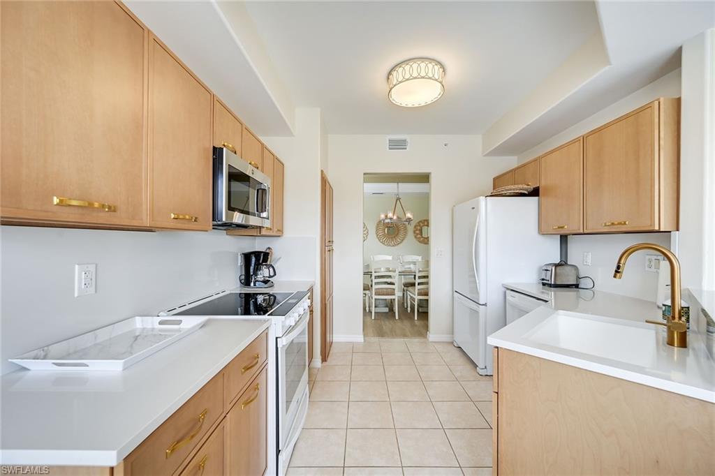 2230 Arielle Dr 1902 Property Photo 13