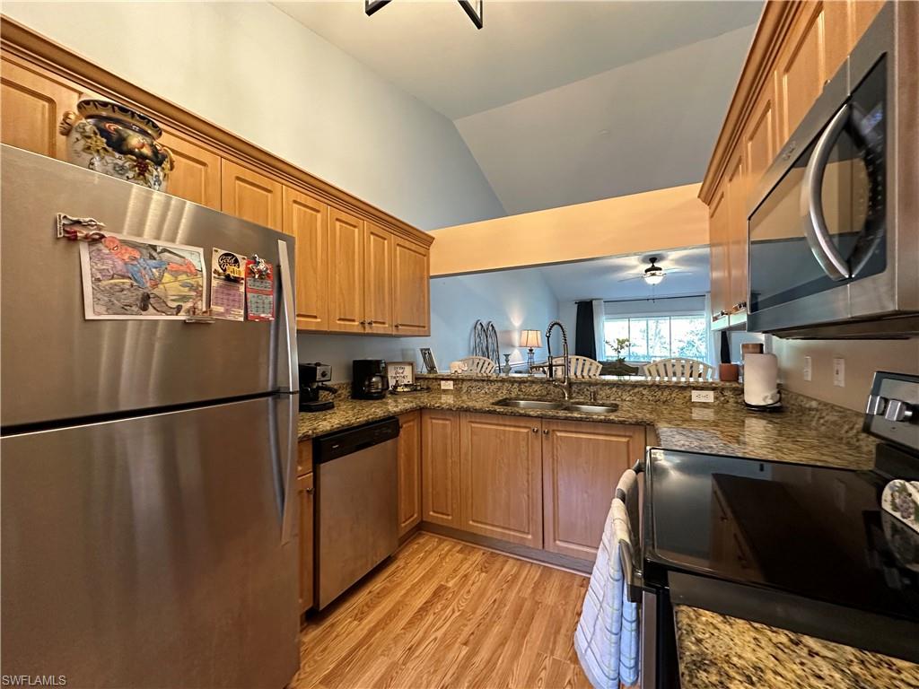 241 Robin Hood Cir 204 Property Photo 3