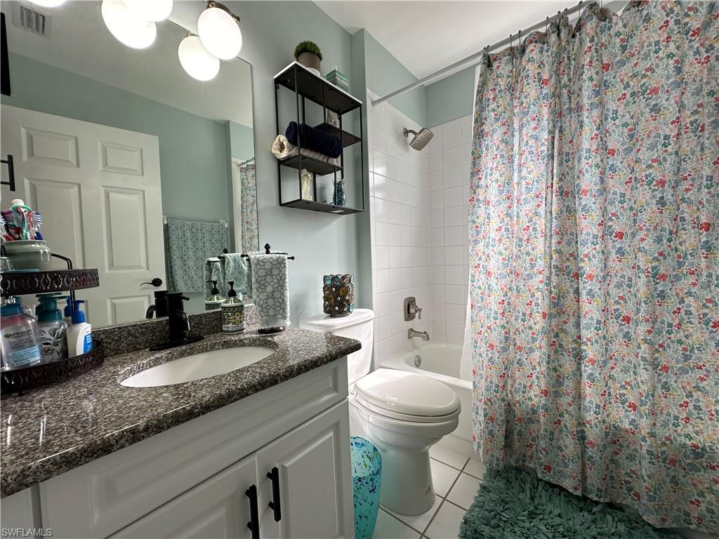241 Robin Hood Cir 204 Property Photo 13