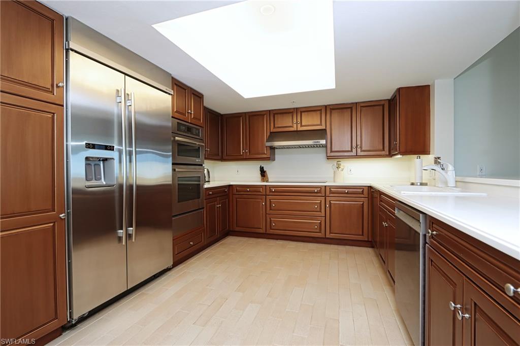 60 Seagate Dr 704 Property Photo 11