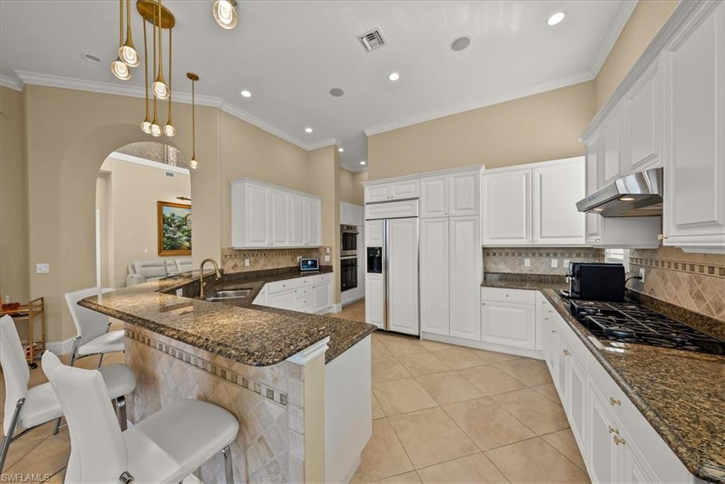 8593 Bellagio Dr Property Photo 6