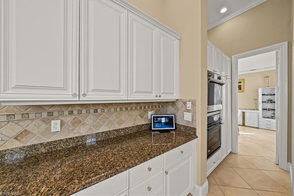 8593 Bellagio Dr Property Photo 12
