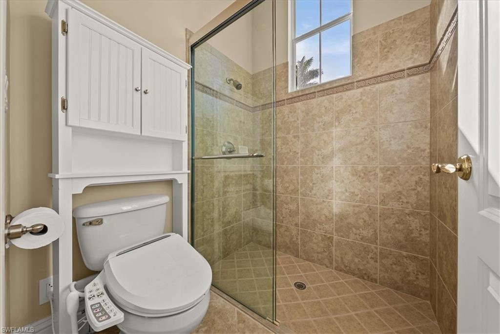 8593 Bellagio Dr Property Photo 23