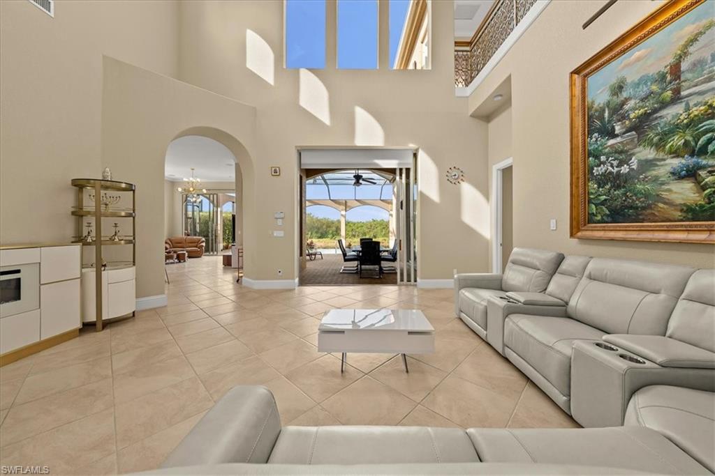 8593 Bellagio Dr Property Photo 32