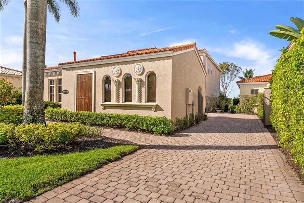 8593 Bellagio Dr Property Photo 47