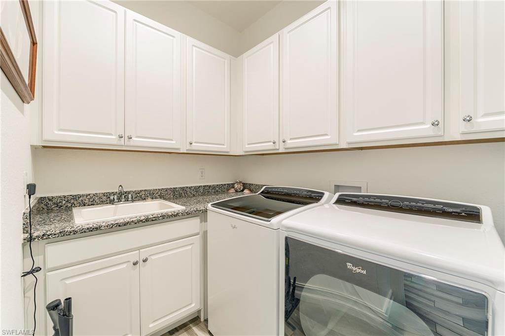 9327 Woodhurst Dr Property Photo 17