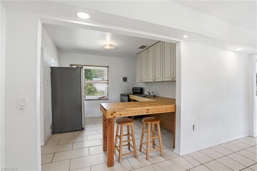 78 Victoria Dr Property Photo 8
